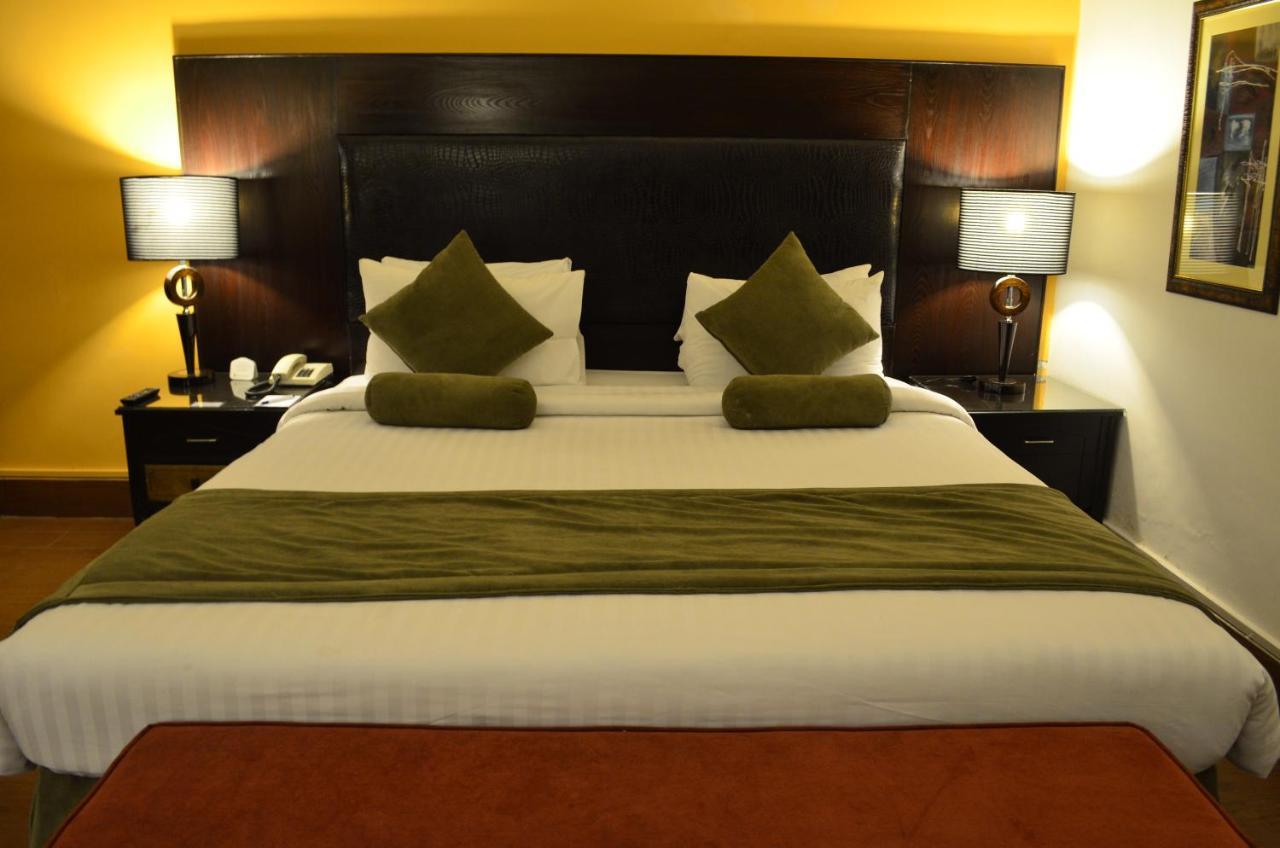 Smart Hotel Lahore Exterior foto