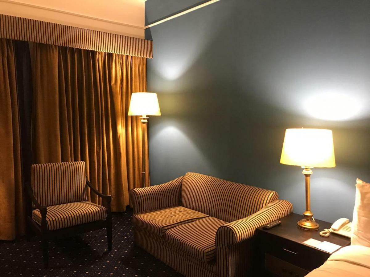 Smart Hotel Lahore Exterior foto